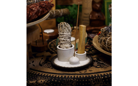 Turētājs smaržkociņiem, palo santo un buntītēm, krēmīgs