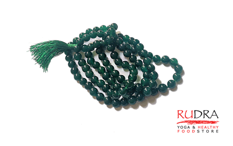 Zaļā hakik (agate) mala*